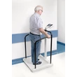 Kép 4/5 - KERN MTA 400K-1M gyógyászati személymérleg kapaszkodóval, BMI, Hold funkcióval, 400 kg/0,1 kg, RS-232, hitelesíthető
